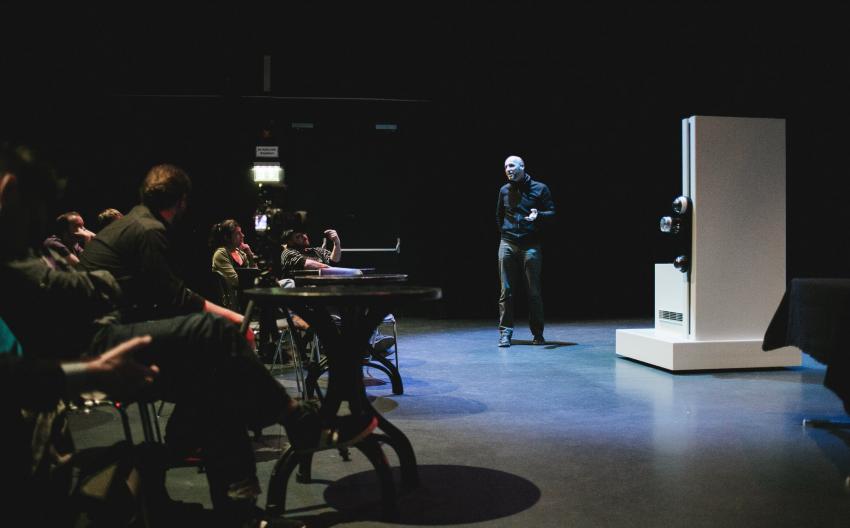 Walter Schacherbauer & Roboter (c)Wolfgang Lienbacher