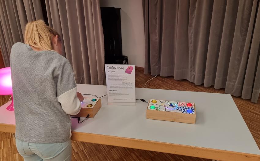 Die Spiele-Box wird getestet